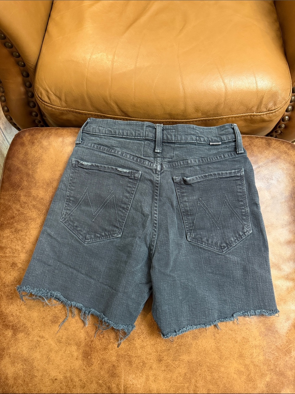 MOTHER Denim The Tripper Cutoff Fray Shorts Sz 26 The Devil May Care Black Grey - Picture 5 of 10